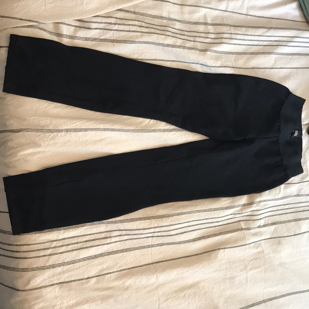 Banded skinny leggings